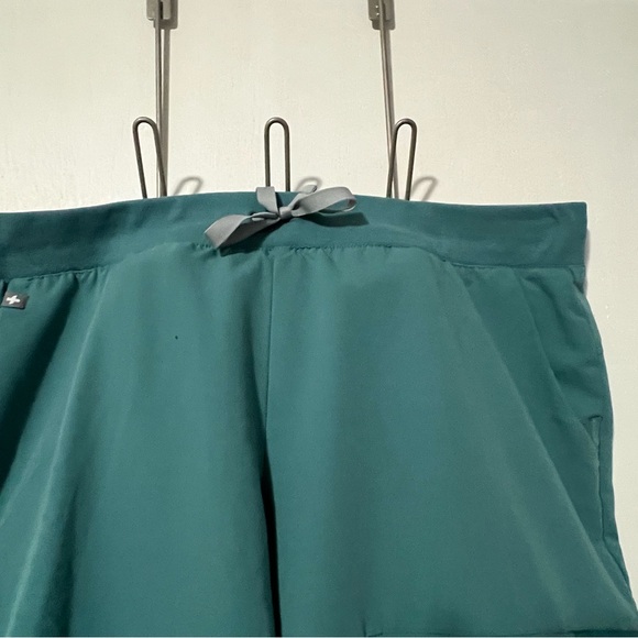 FIGS cargo scrub pants hydrogreen - Picture 5 of 5